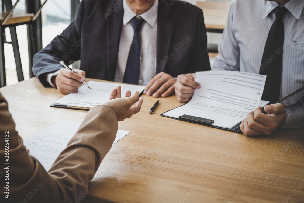 ディレクター（バイリンガル）